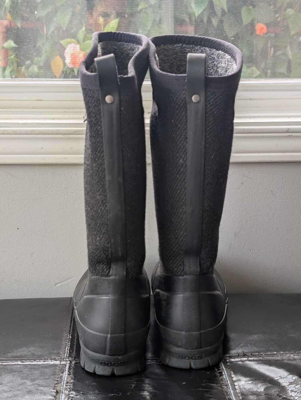 Bogs Women's Black Wool-Blend Waterproof Mid Calf Boots size 9*/9.5 - Picture 2 of 14